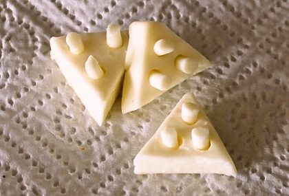 Legosteine aus Käse vom Minions-Bento